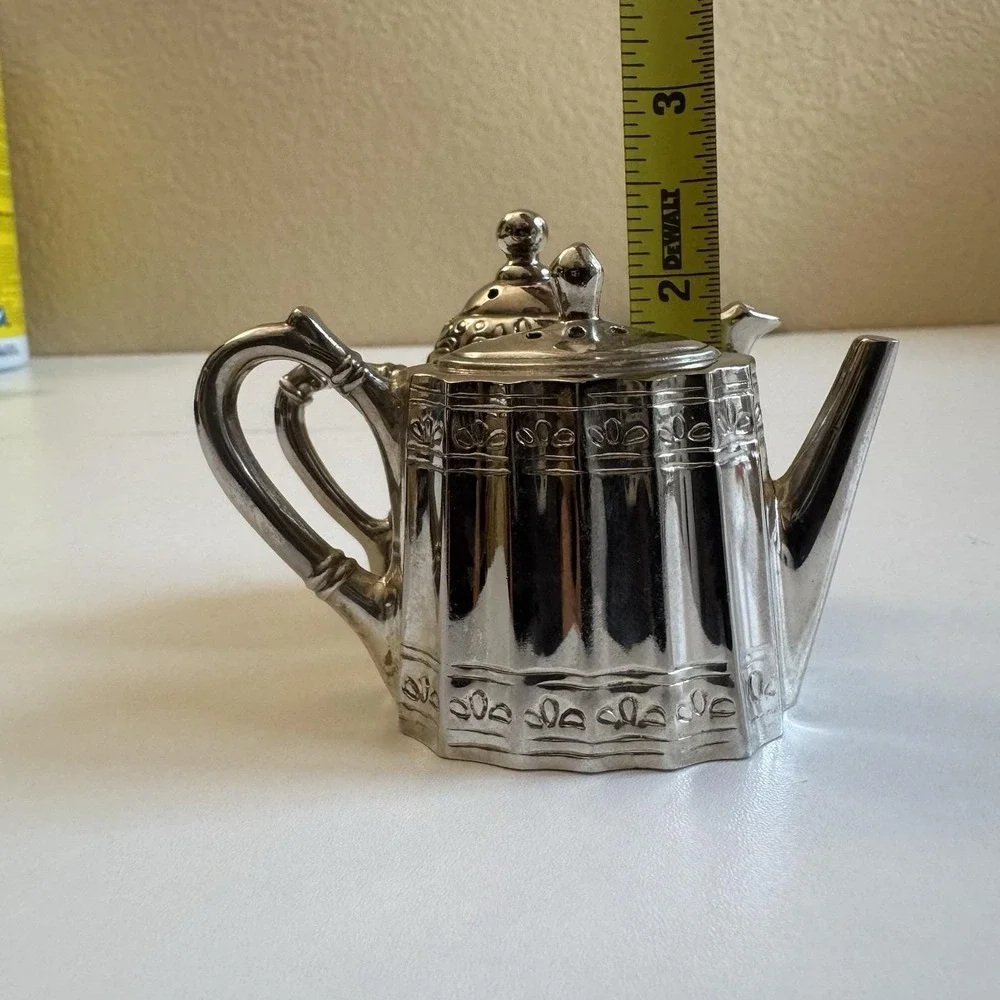 Vtg Godinger Silver Art Co. Teapot/Coffee Pot Silver Salt & Pepper Shakers Set